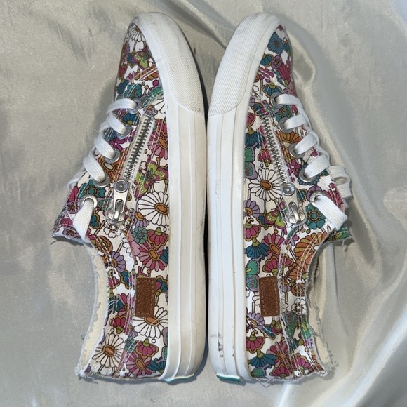 BF by Blowfish Malibu Maggi Daisy Floral Sneakers Multicolor Coquette Canvas 8.5 - Picture 6 of 13